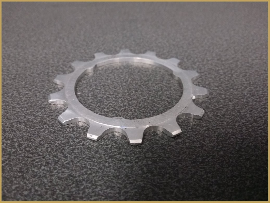 Piñón de aluminio "REGINA ALLOY" 14d N.O.S (Ref 68)
