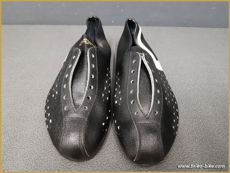 Chaussures NOS "AGIRO" Taille 35 (Ref 72)