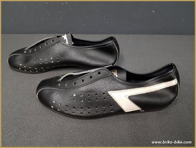 Schuhe UNSERE "AGIRO" - Größe 35 (Ref 72)