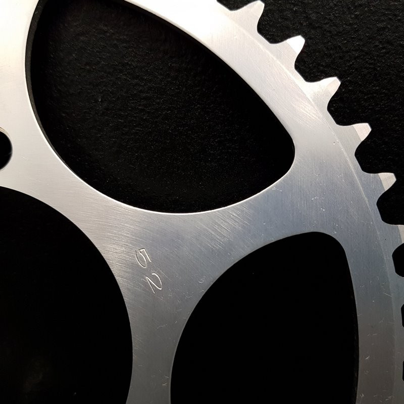 Chainring N. O. S "SHIMANO 600 3 holes" 52d (Ref 1055)