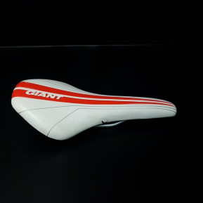 Saddle "GIANT" (Ref 413)