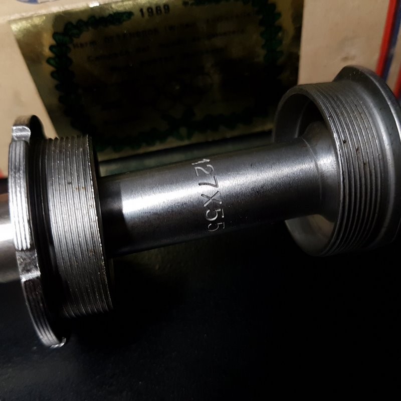 Axe de pédalier à clavettes N.O.S "ZEUS GRAN SPORT" 127 mm 35 x 1 (Ref 375)