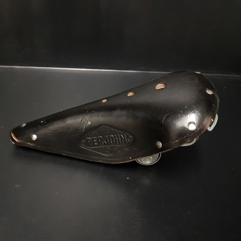 Sillín N. O. S "Cuero PERJHON" (Ref 503)