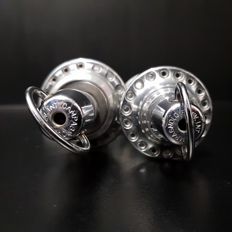 Pair of "CAMPAGNOLO C-RECORD" 36t hubs (Ref 402)