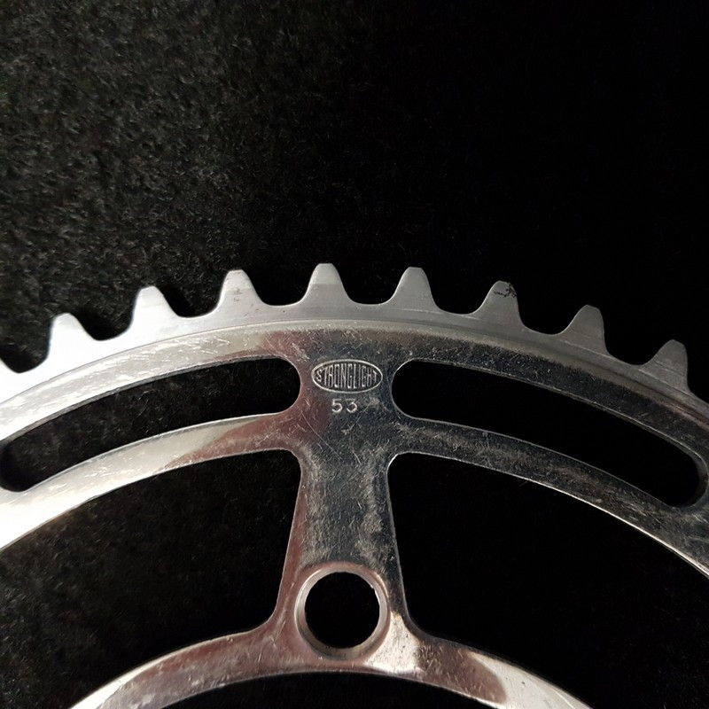N.O.S "STRONGLIGHT" 53d BCD 122 chainring (Ref 1245)