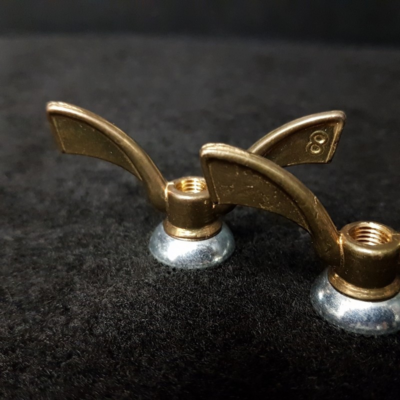 N.O.S. Klemmklappe "SOVA Messing" 8 mm (Ref 113)
