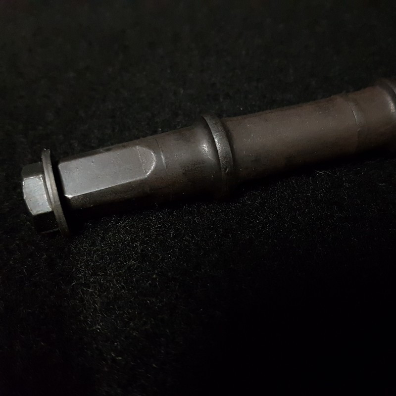 Eje de pedalier cuadrado JIS 129 mm (Ref 349)