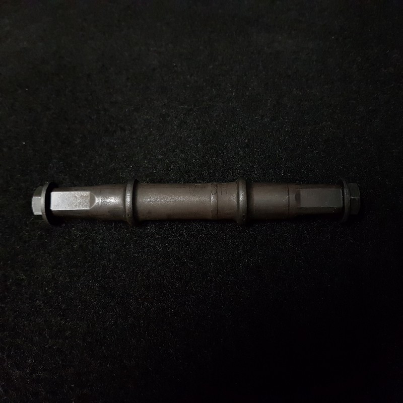 Eje de pedalier cuadrado JIS 129 mm (Ref 349)