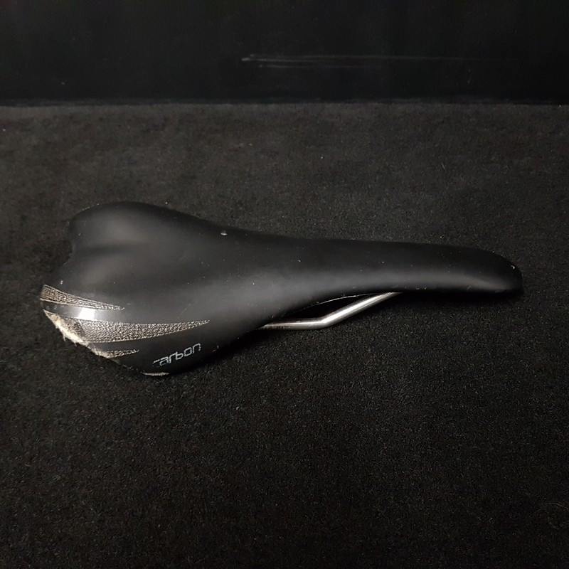 Sella "VELO CARBON" (Ref 527)