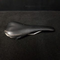 Sella "VELO CARBON" (Ref 527)