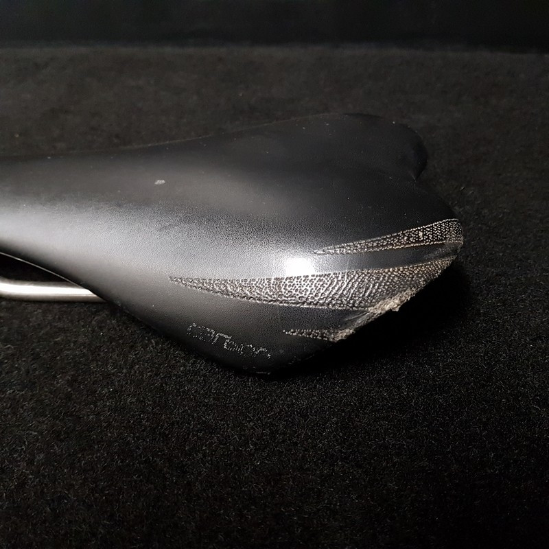 Sillín "VELO CARBON" (Ref 527)