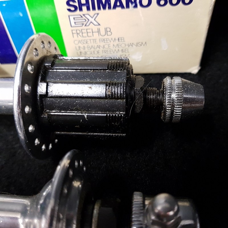 Pair of 6s "SHIMANO 600EX" 36t 13/18 N.O.S hubs (Ref Di-431)