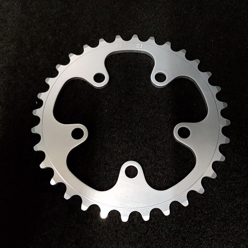 STRONGLIGHT ZI" 32d BCD 74 N.O.S chainring (Ref 1314)