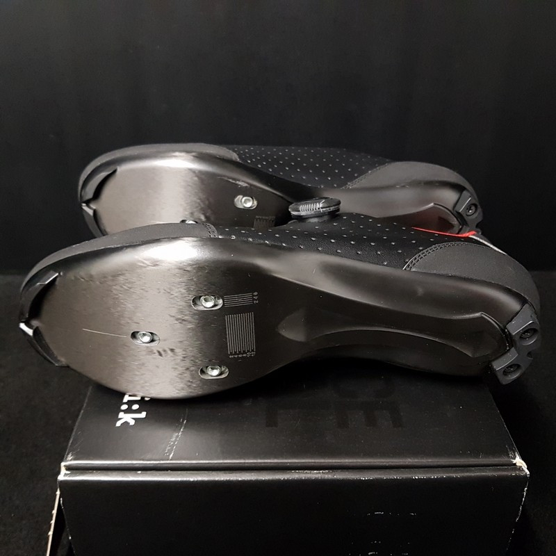 Neue Schuhe "FiZik BOA MAN R3" Größe 41.5 (Ref 121)