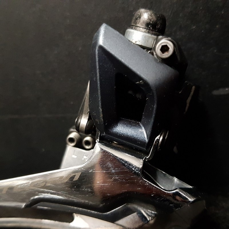 Umwerfer vorne "SHIMANO ULTEGRA R8000" (Ref 1543)