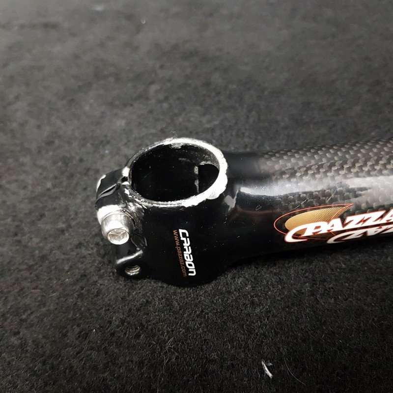 PAZZAZ CARBON" 130 mm Potencia Aheadset (Ref 890)