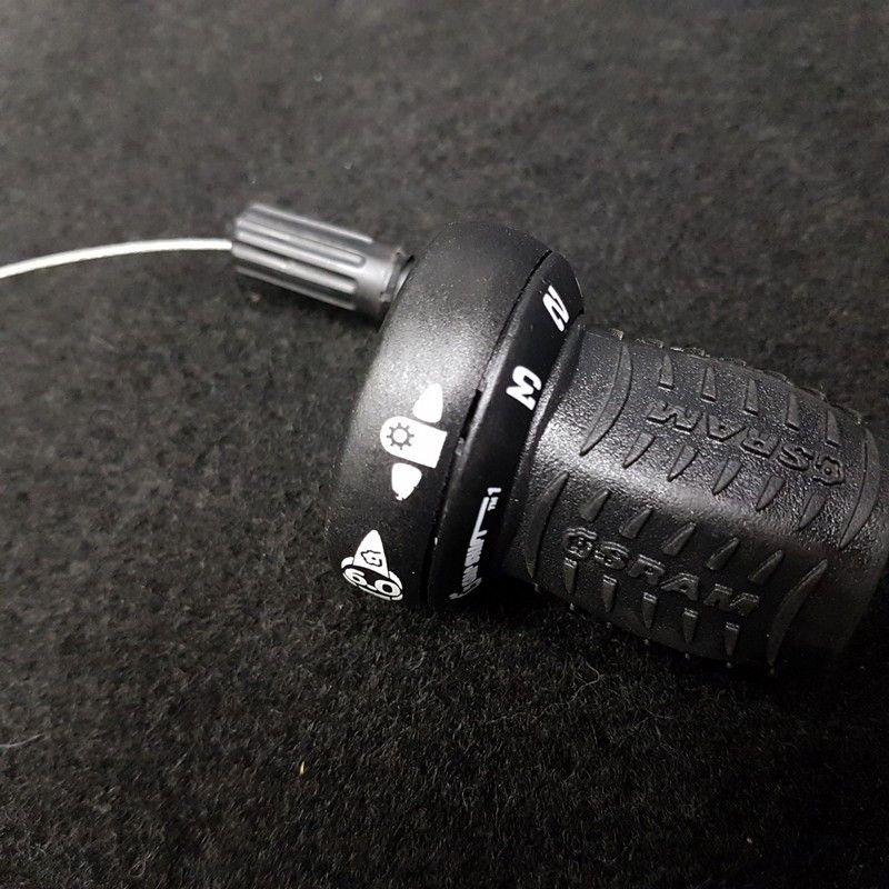 Impugnatura tripla SRAM 6.0" (rif. 585)