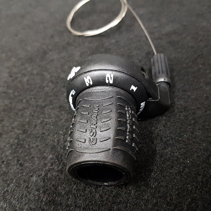 Impugnatura tripla SRAM 6.0" (rif. 585)