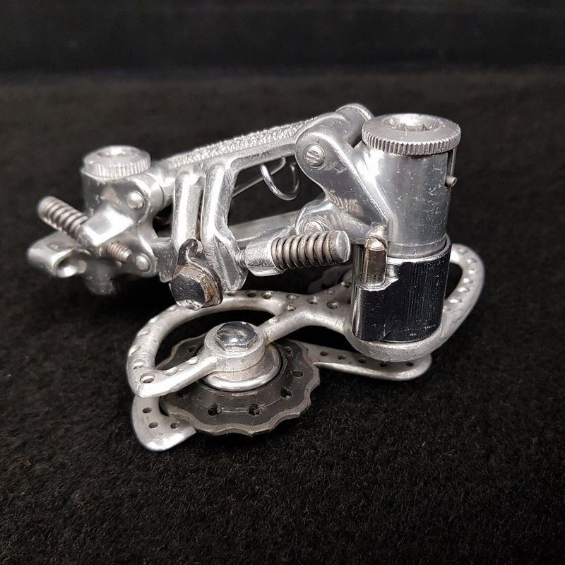 CAMPAGNOLO RECORD DRILLED "6v rear derailleur (Ref 1604)