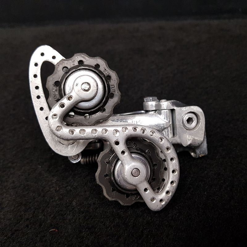 CAMPAGNOLO RECORD DRILLED "6v rear derailleur (Ref 1604)