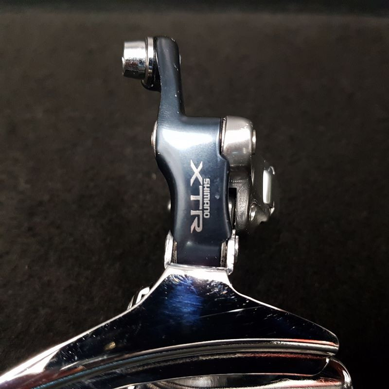 Dérailleur avant "SHIMANO XTR M900" N.O.S (Ref 1614)