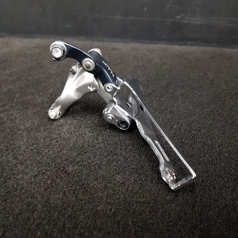 Dérailleur avant "SHIMANO XTR M900" N.O.S (Ref 1614)