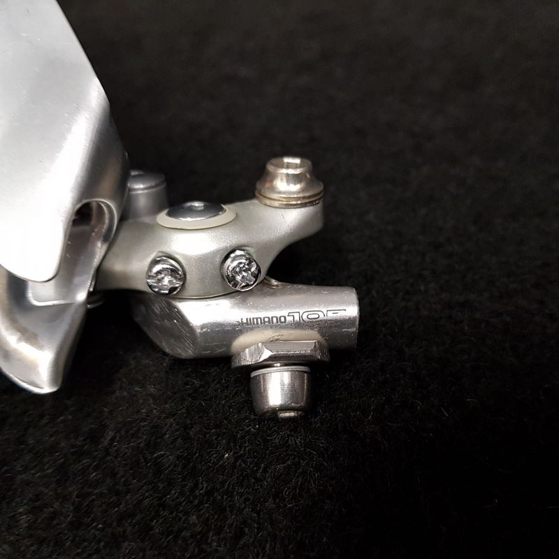 SHIMANO 105 front derailleur (Ref 1630)