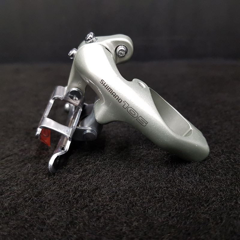 SHIMANO 105" N.O.S front derailleur (Ref 1633)