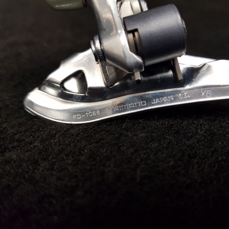SHIMANO 105" N.O.S front derailleur (Ref 1633)