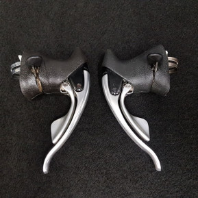 CAMPAGNOLO C RECORD" brake levers 2 x 8v (Ref 690)