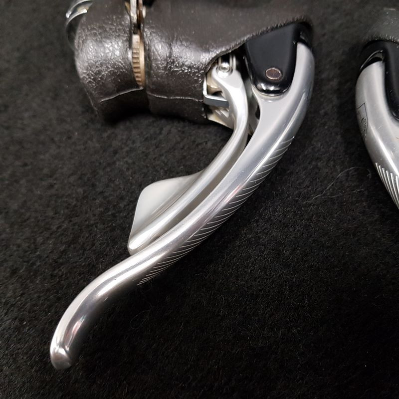 Bremshebel "CAMPAGNOLO C RECORD" 2 x 8v (Ref 690)