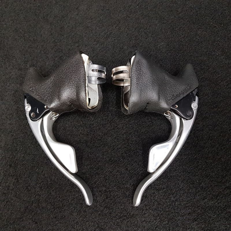 Bremshebel "CAMPAGNOLO C RECORD" 2 x 8v (Ref 690)