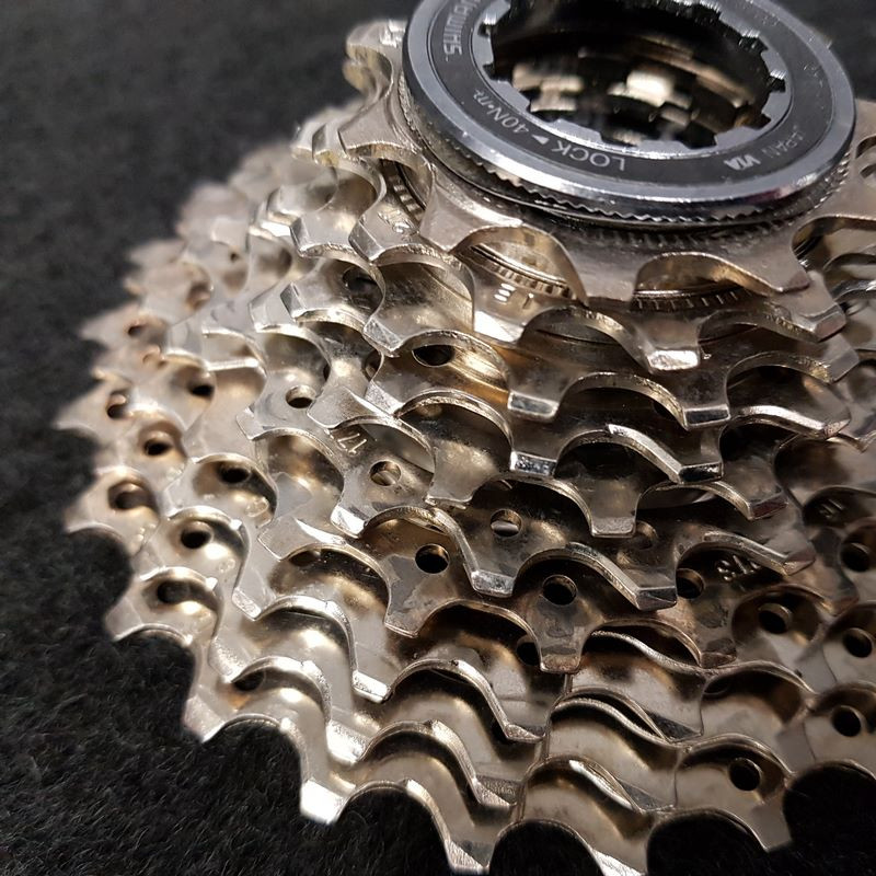 SHIMANO 105 CS-5700" 10V 11/25 cassette (Ref 394)