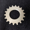 Piñón de aluminio N.O.S "CYCLO PAN" 18d (Ref 07)