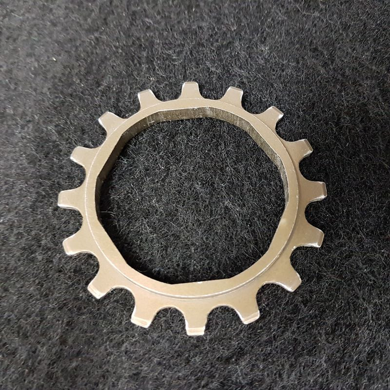 Ritzel aus Aluminium N.O.S "CYCLO PAN" 16d (Ref 06)