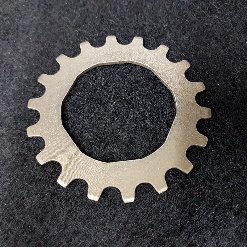 Ritzel aus Aluminium N.O.S "CYCLO PAN" 18d (Ref 04)
