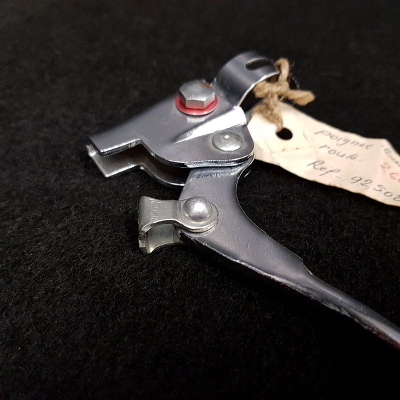 VELO DE VILLE" N.O.S brake lever (Ref 724)
