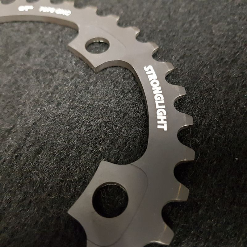 STRONGLIGHT CT2 CERAMIC" 36d BCD 110 N.O.S chainring (Ref 1524)
