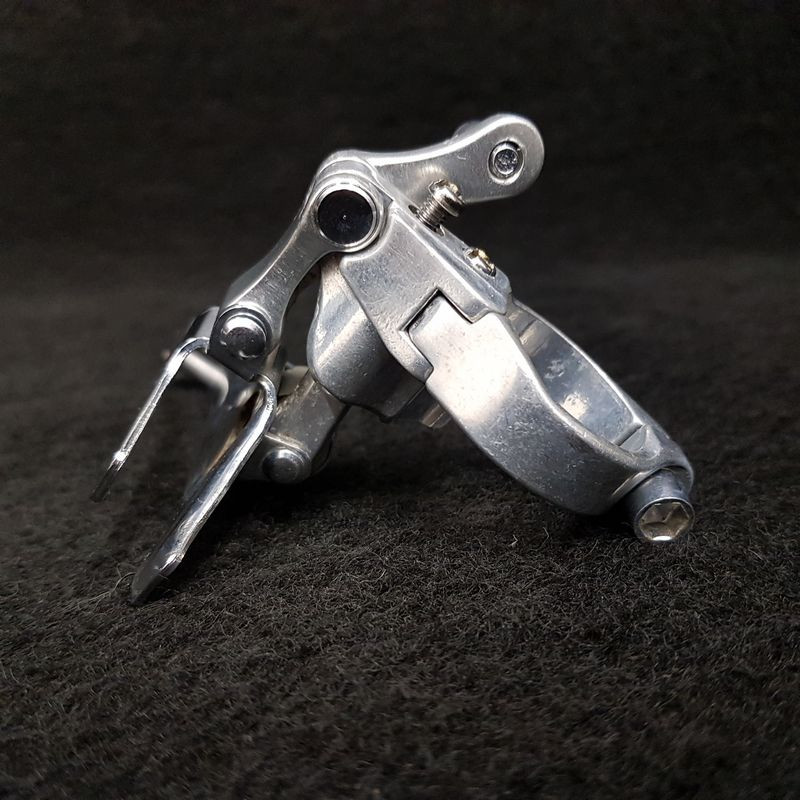 SHIMANO 600" front derailleur (Ref 1738)