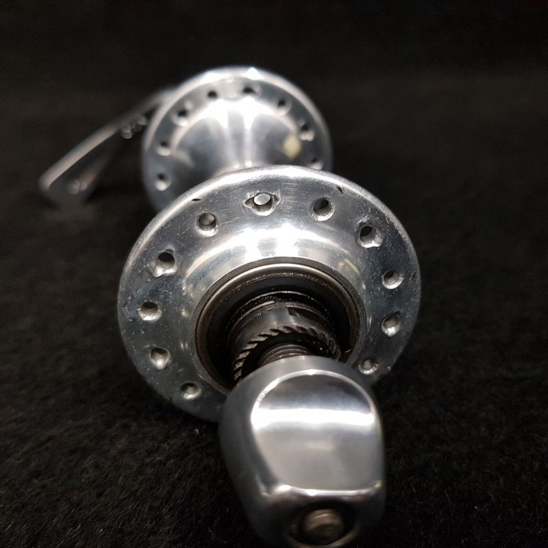 Buje delantero CAMPAGNOLO CHORUS" 28t (Ref 491)