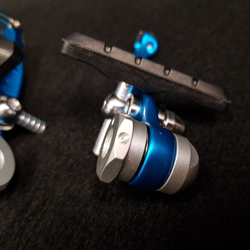 Etriers de frein "V-BRAKE LIZARD 690AV" (Ref 575)