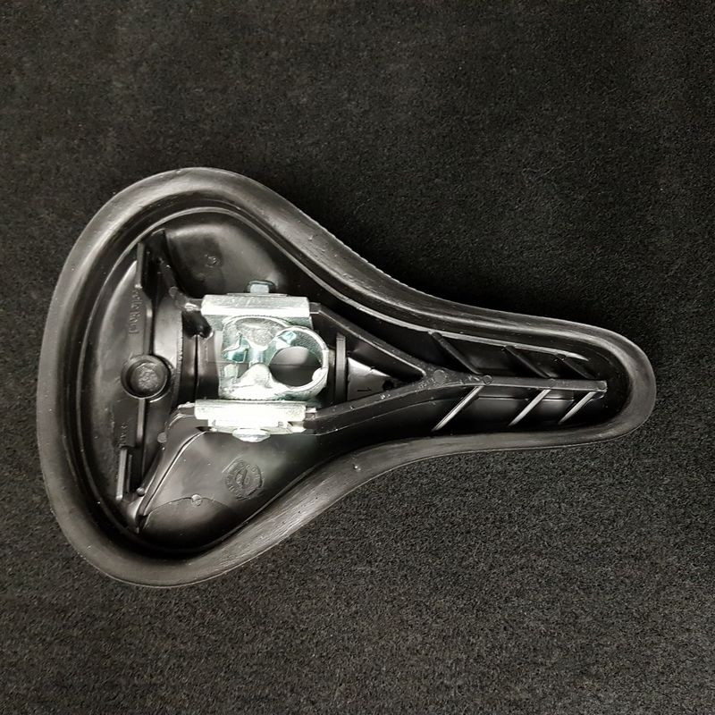 ROYAL moulded saddle (Ref 566)