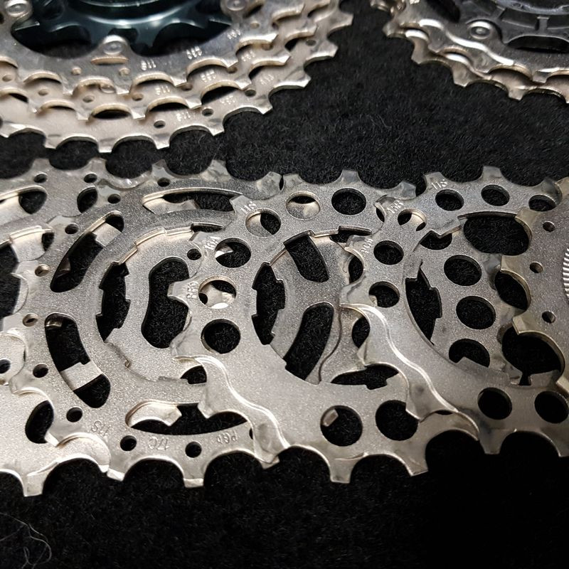 Cassetta "SHIMANO ULTEGRA CS-R8000" 11v 14/28 (Ref 424)