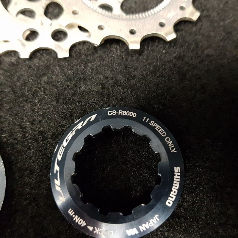 Cassetta "SHIMANO ULTEGRA CS-R8000" 11v 14/28 (Ref 424)