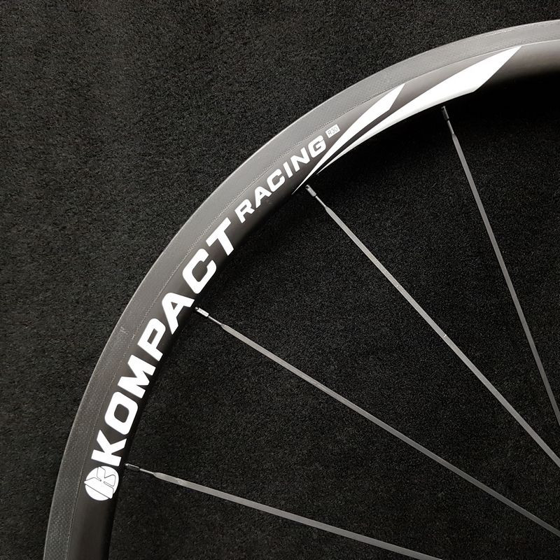 Vorderrad 700 "KOMPACT RACING CARBON" (Ref 47)
