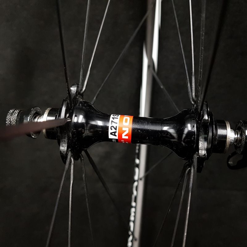 Vorderrad 700 "KOMPACT RACING CARBON" (Ref 47)