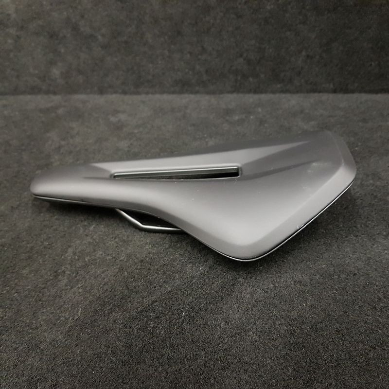 New VAN RYSEL saddle (Ref 573)