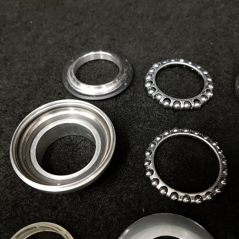 Steuersatz "CAMPAGNOLO CHORUS" Aheadset 1" (Ref 764)