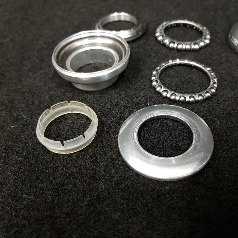 Steuersatz "CAMPAGNOLO CHORUS" Aheadset 1" (Ref 764)