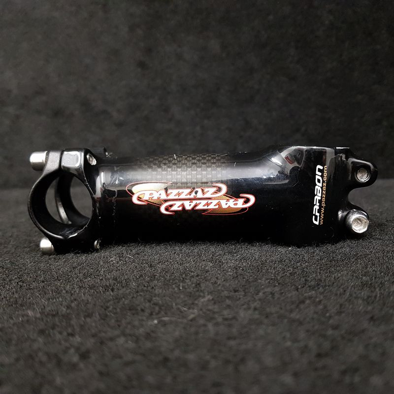 PAZZAZ CARBON" Attacco manubrio anteriore 100 mm (rif. 994)